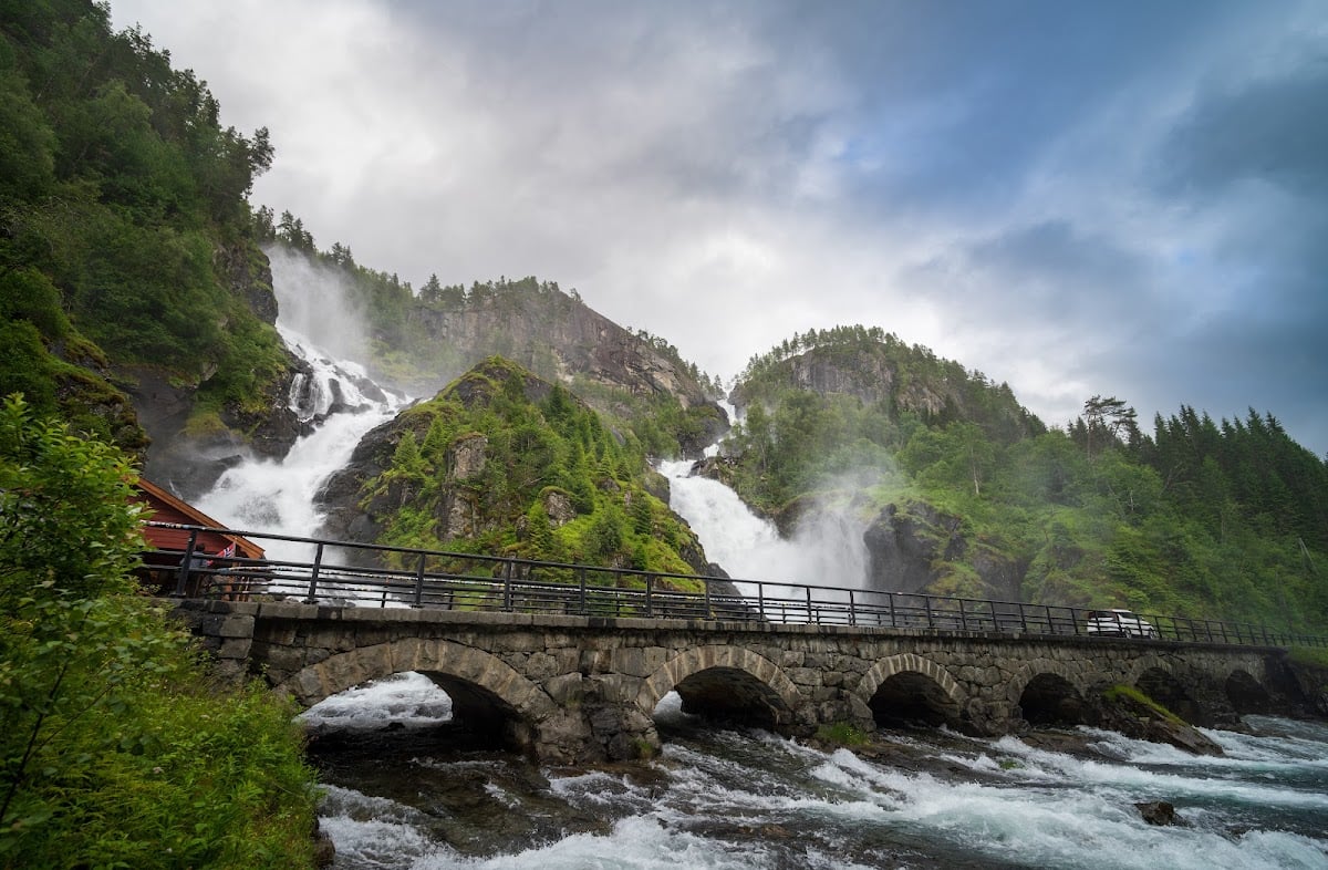 Låtefossen Waterfall