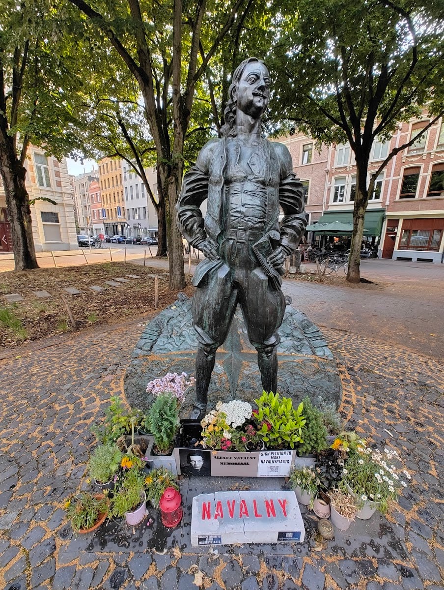 Peter De Grote Monument