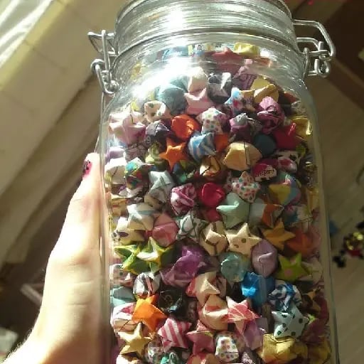 plump paper star