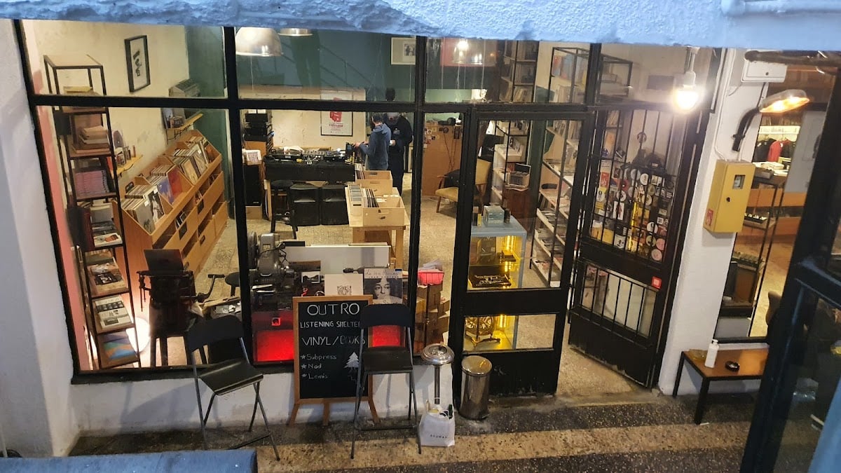 Outro Music Store