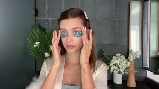 Hailey Bieber - Vogue