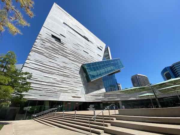 Perot Museum of Nature and Science - Museums to discover! (Museos por descubrir!)
