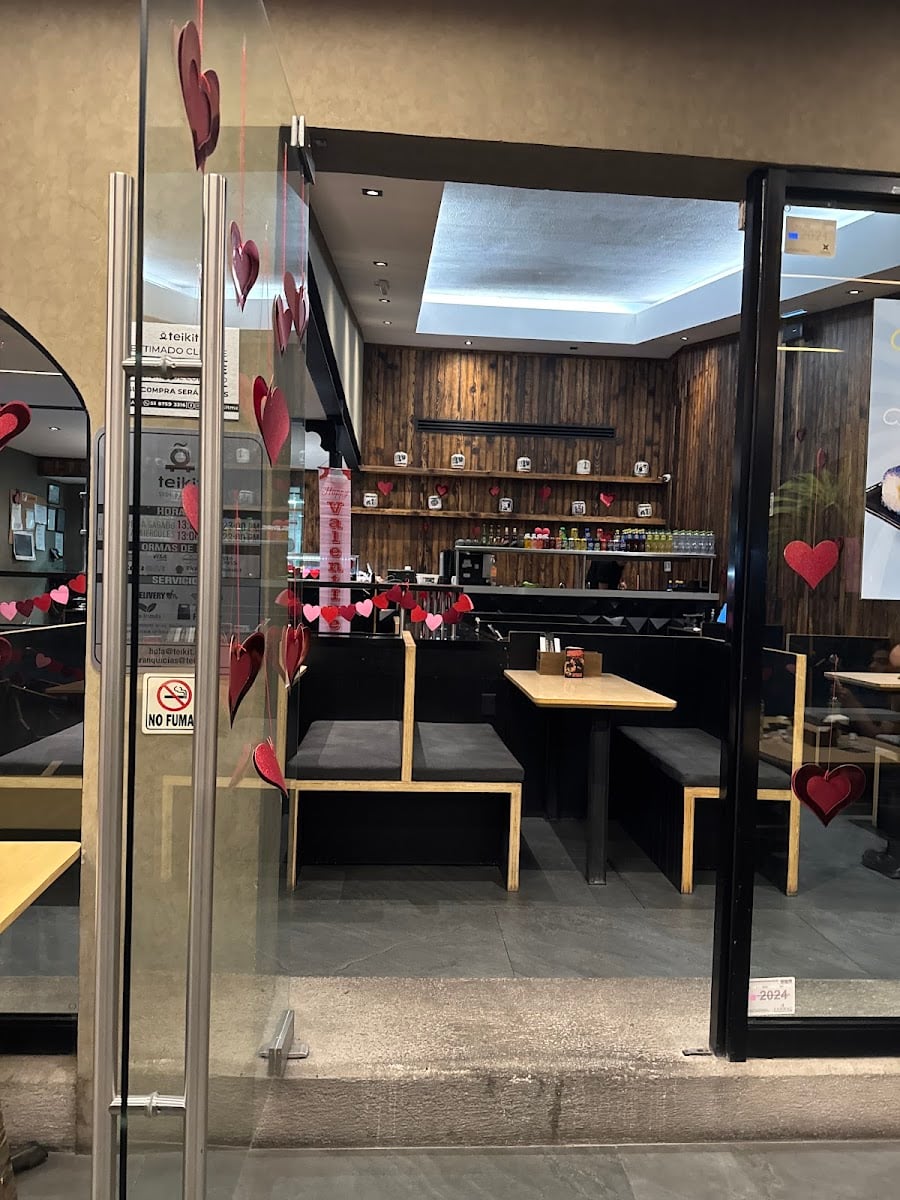 Teikit Sushi & Noodles