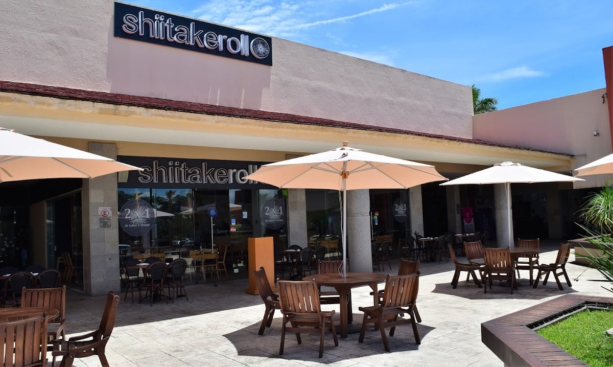 Shiitake Roll Cuernavaca