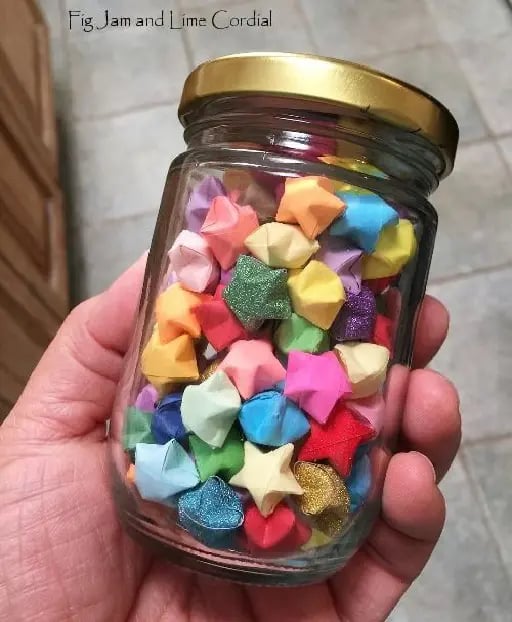 Te gustan las estrellas?⭐ - Este es una buena manualidad ya que con ello también puedes crear otras manualidades