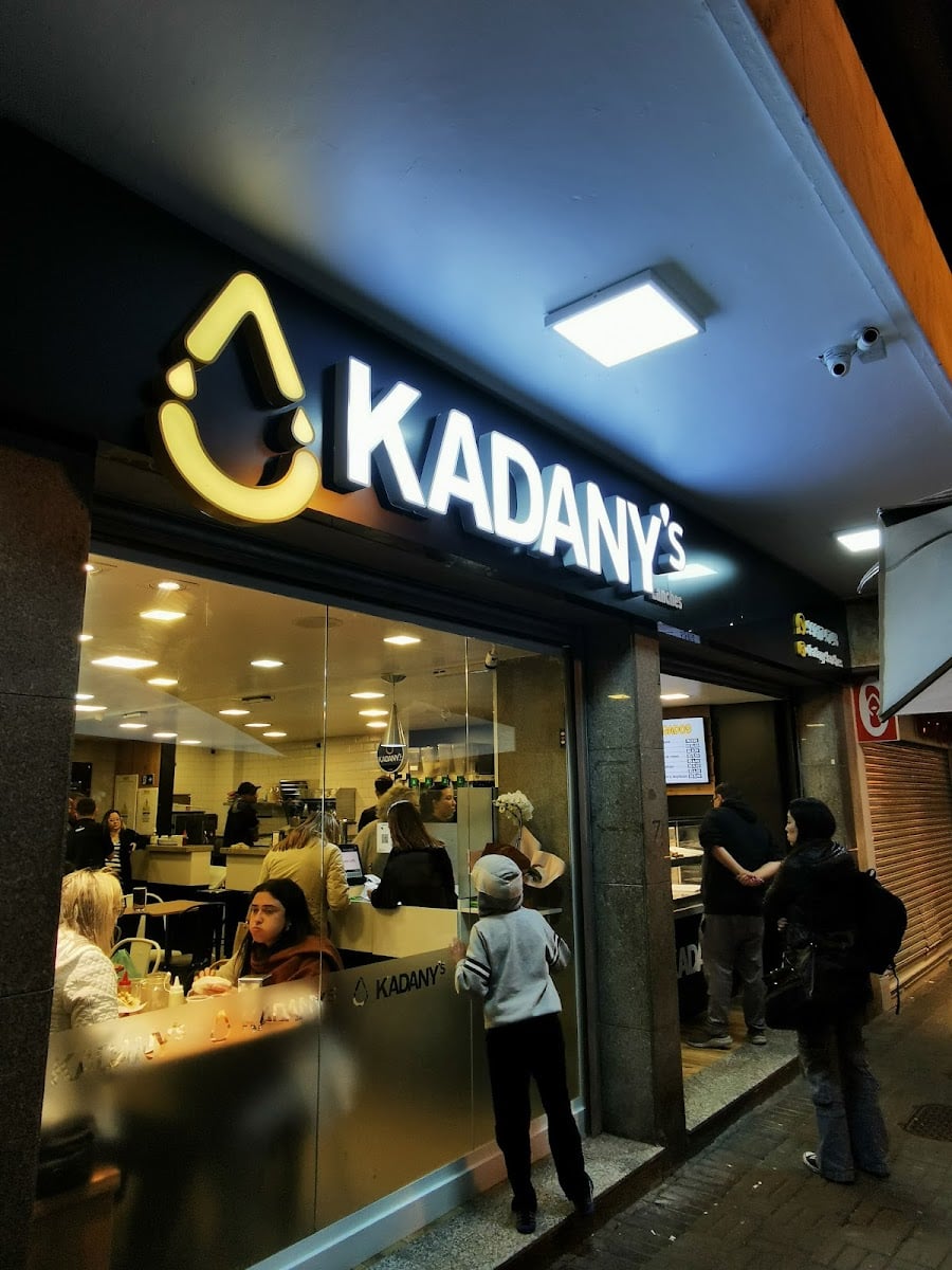 Kadanys - A coxinha preferida dos petropolitanos e vários salgados ótimos e fresquinhos.