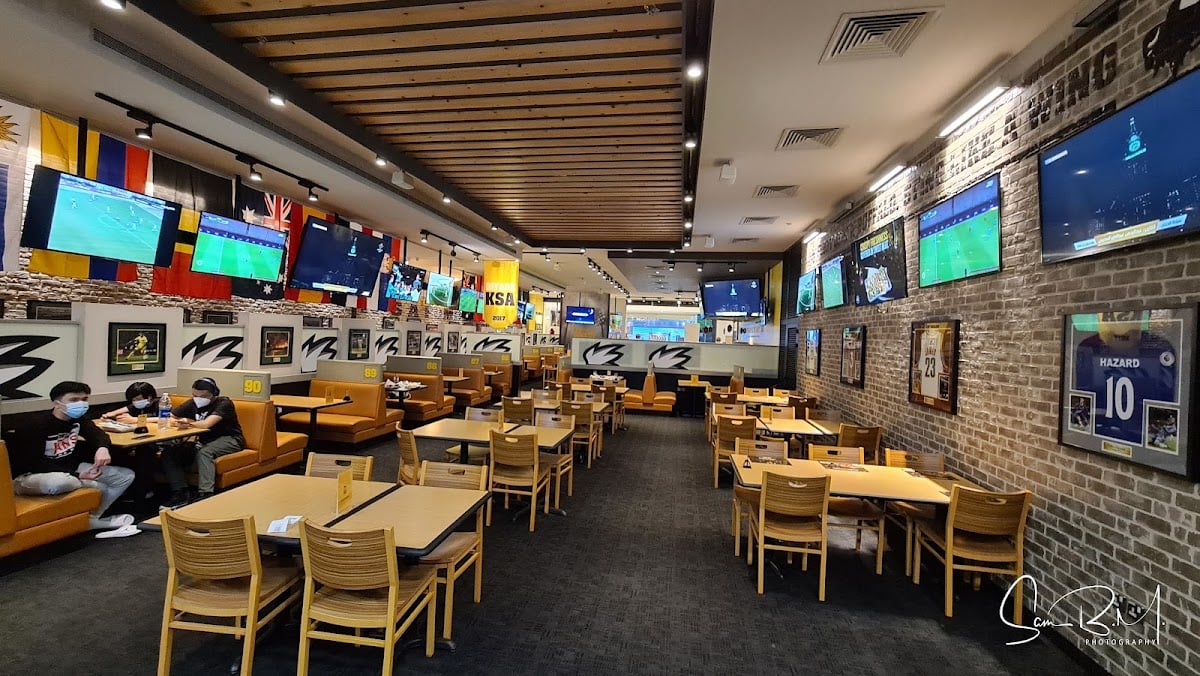 Buffalo Wild Wings - Riyadh Park Mall
