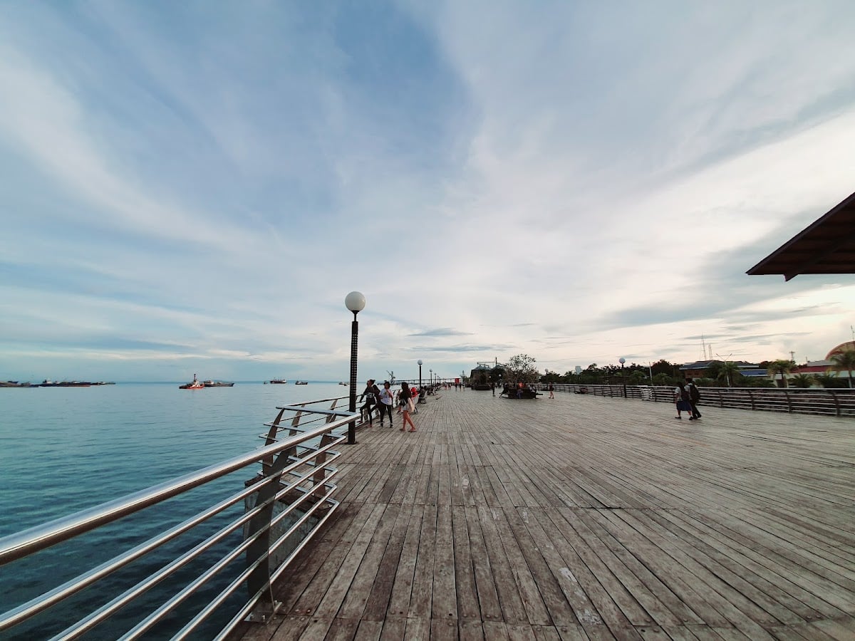 City of Naga Boardwalk0