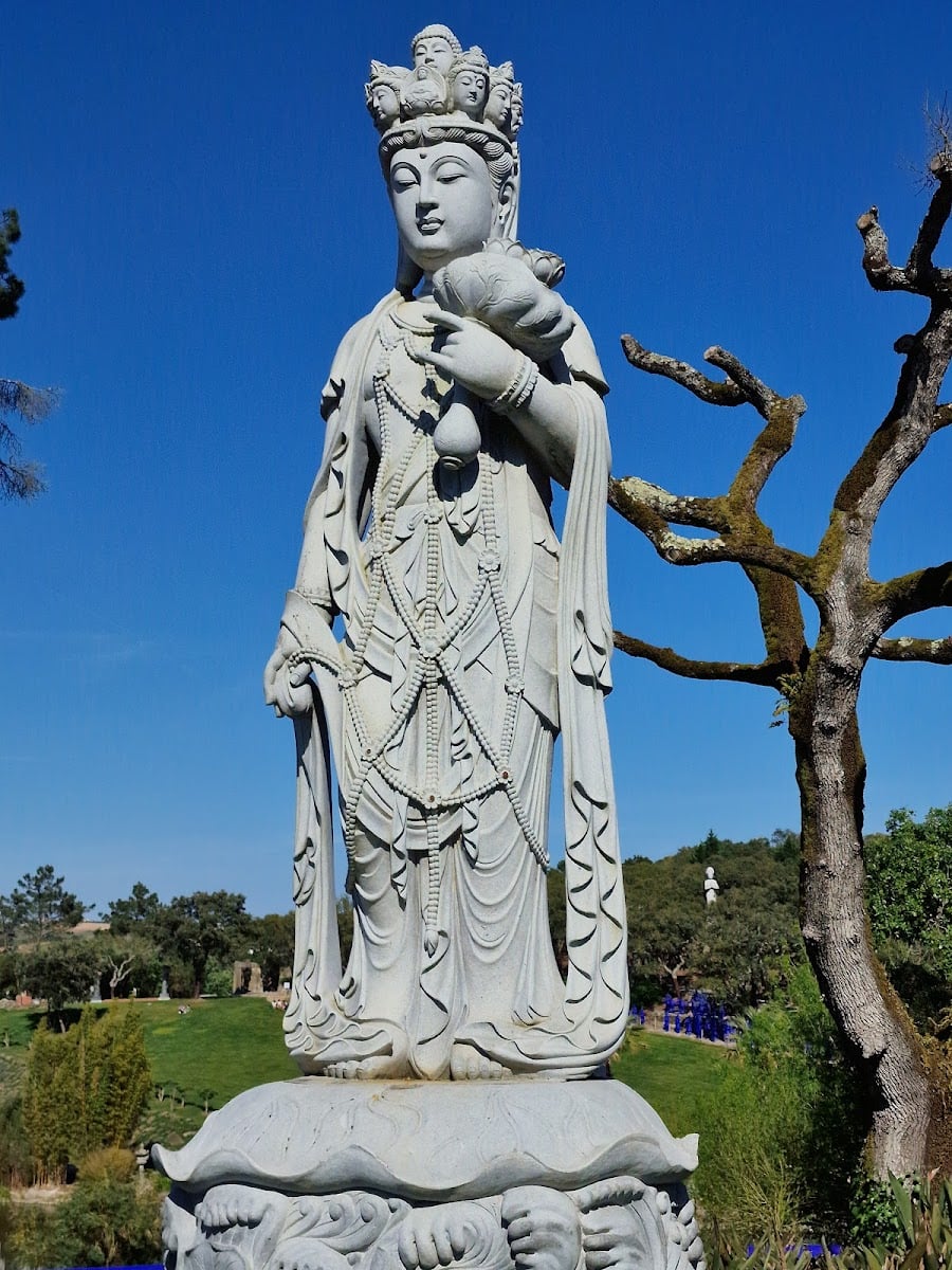 Buddha Eden - Jardín indú