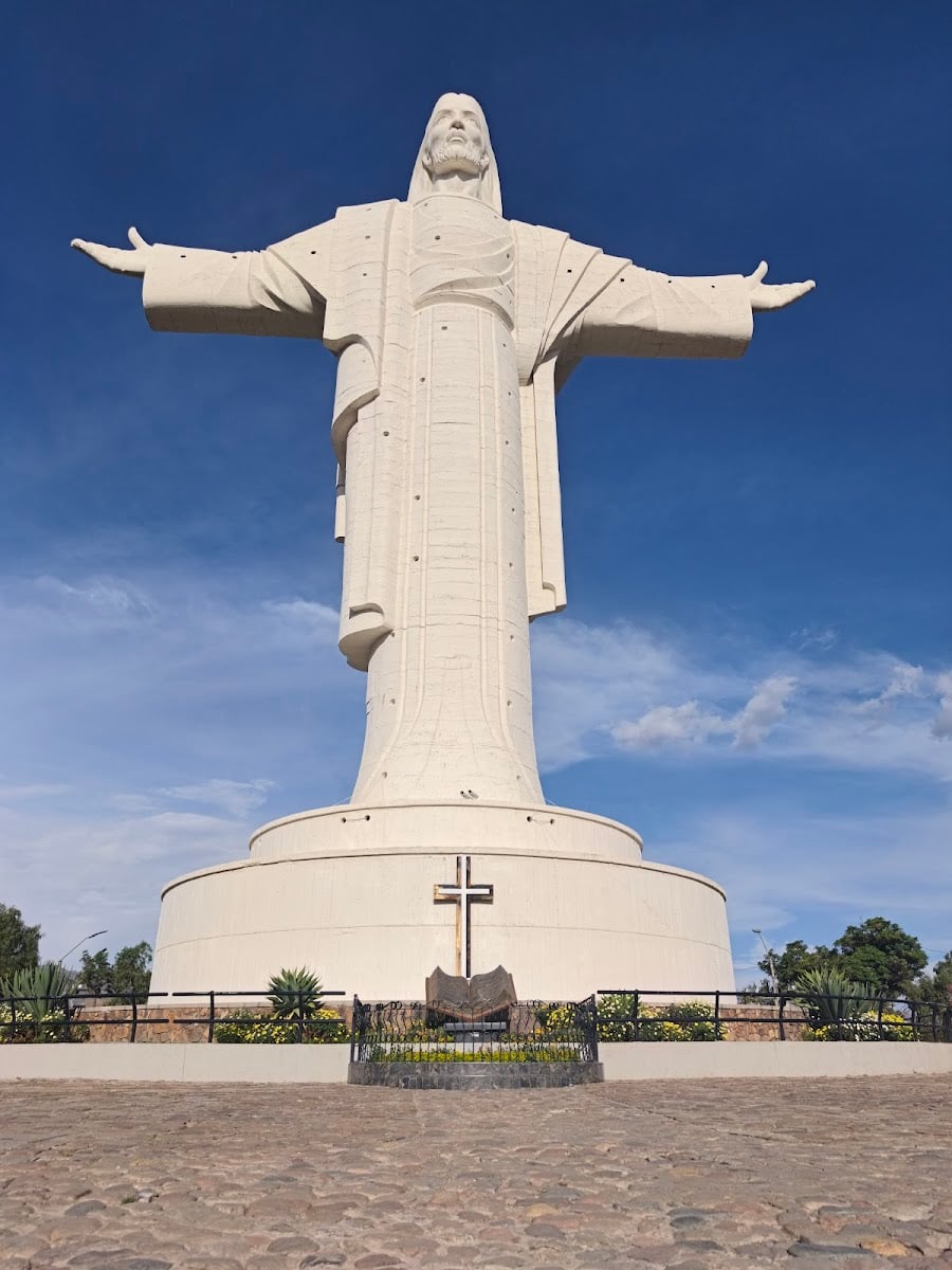 Cristo de la Concordia