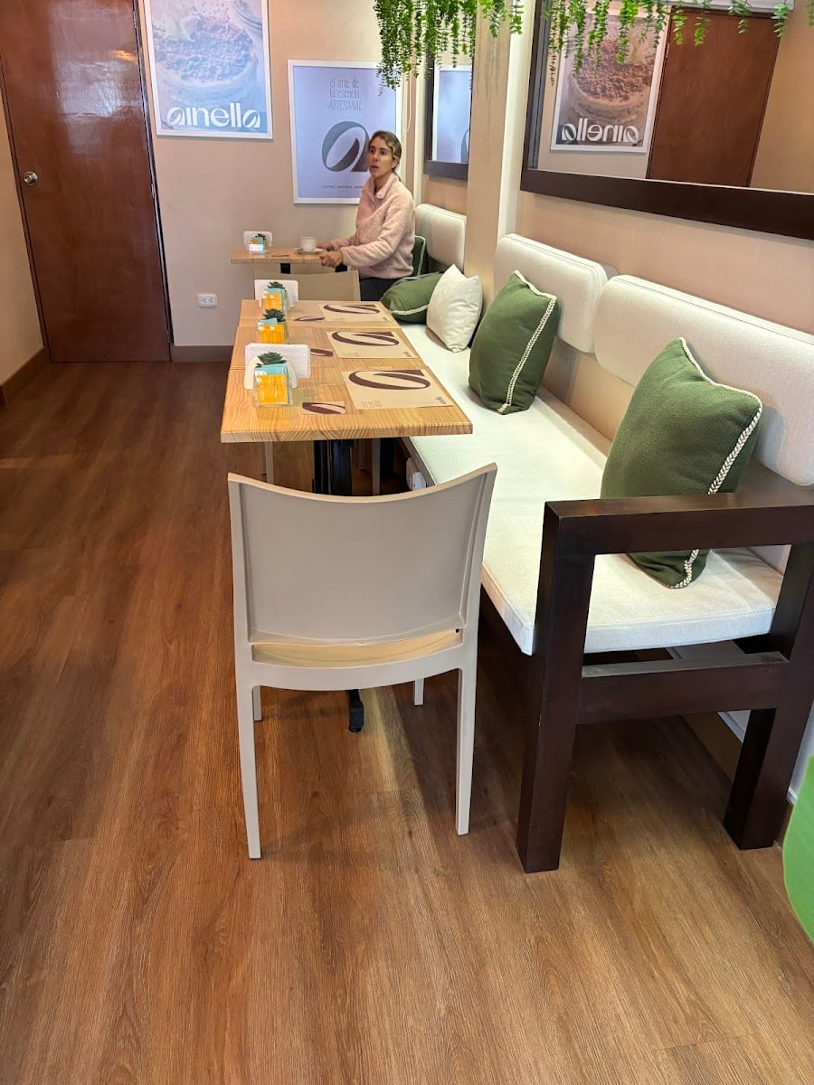 Ainella Café & Confettería