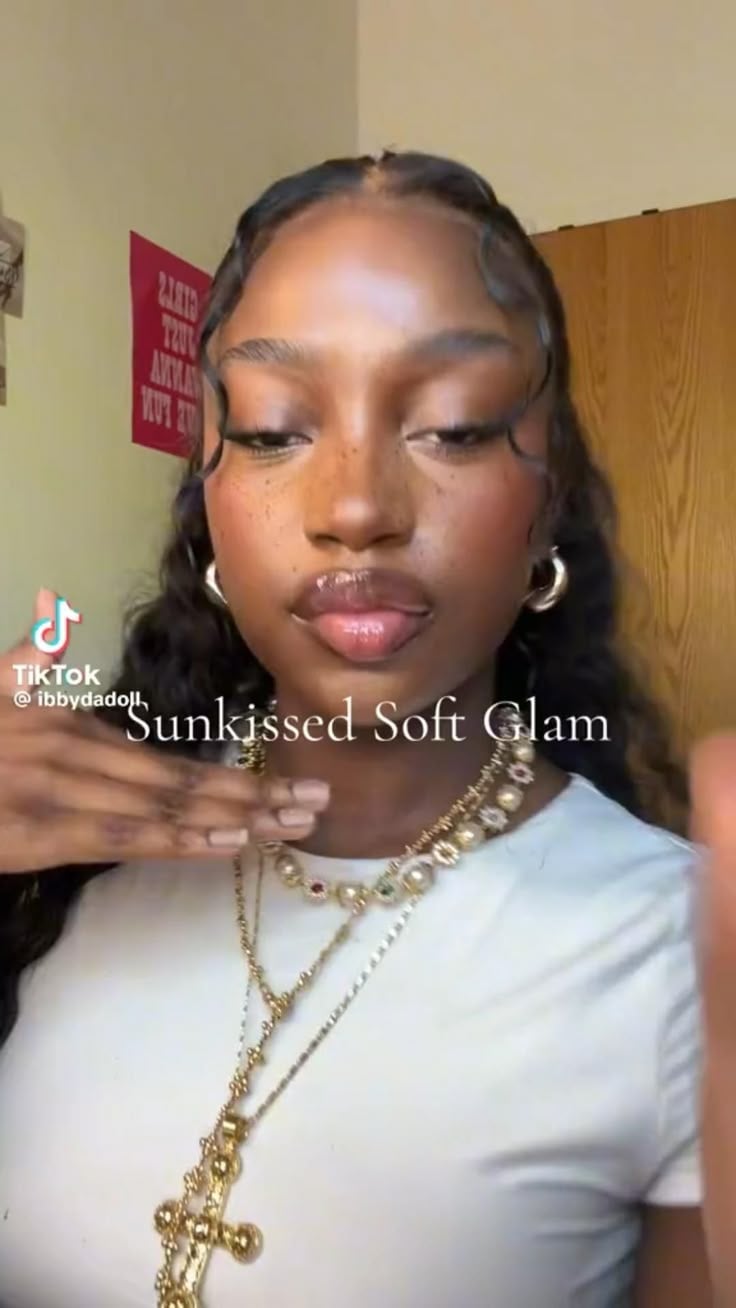 Pin by Theivv33 on Pins by you | Dark skin makeup, Sunkissed makeup, Makeup routine
