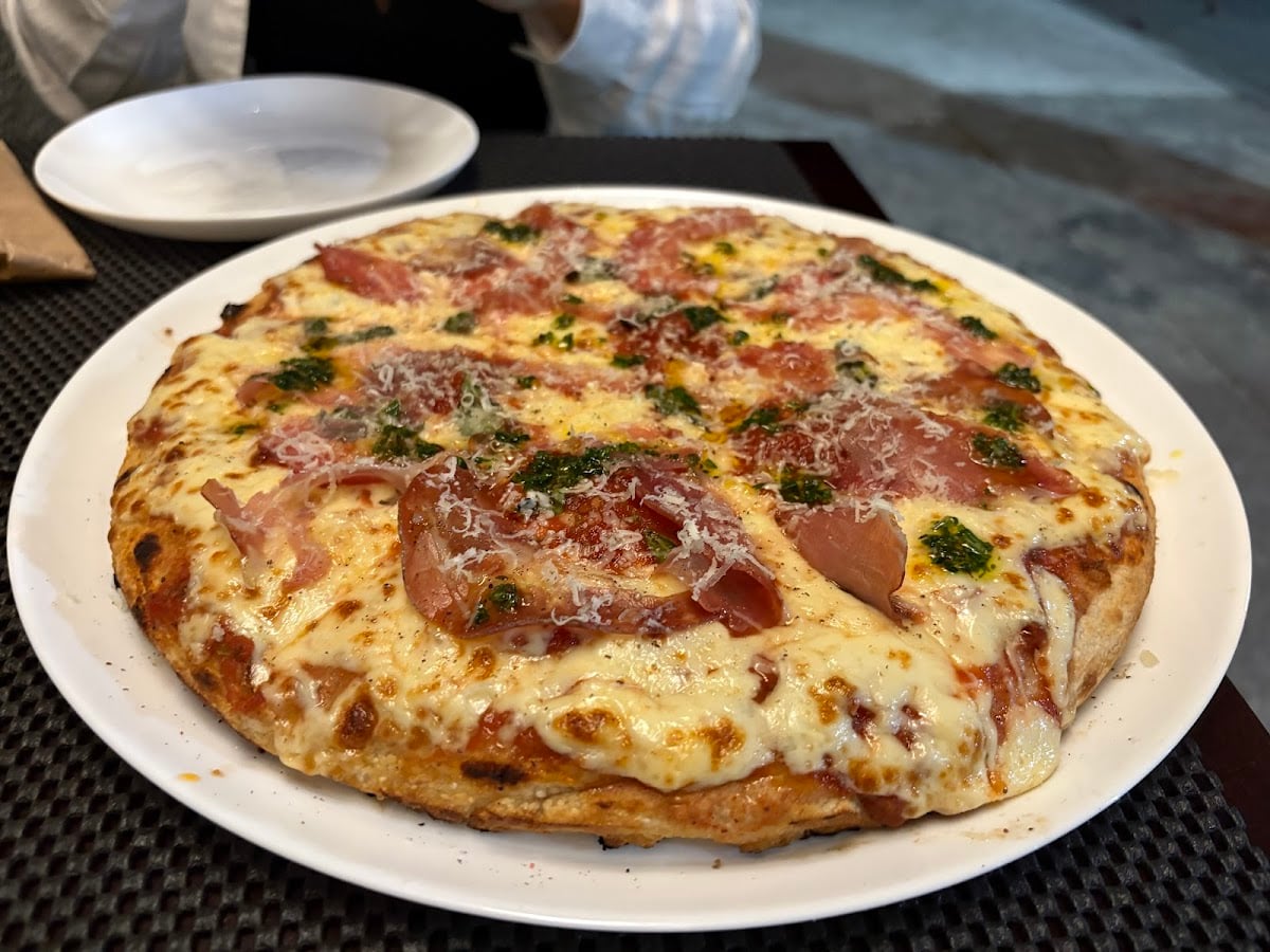 Santa Maradó Pizza Porteña