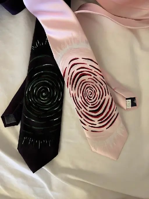 Spiral tie