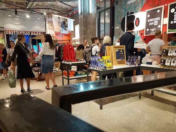 Urban Outfitters - parada obligatoria.