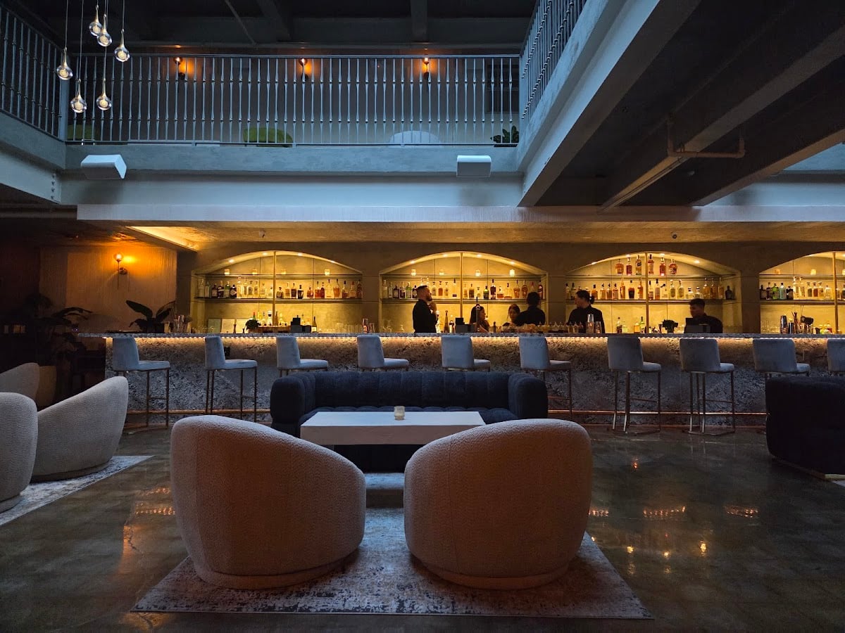 Eberhard Social House
