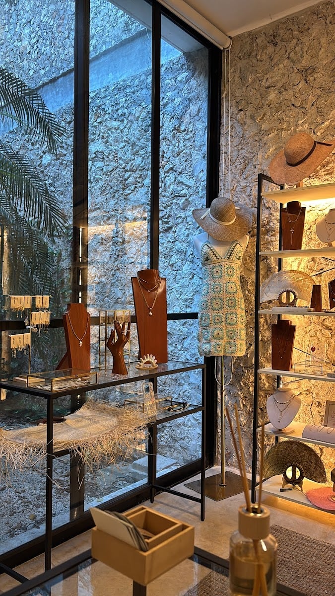 Sol Rosa boutique