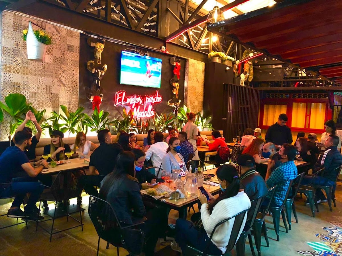Feroz Restaurante - Bar