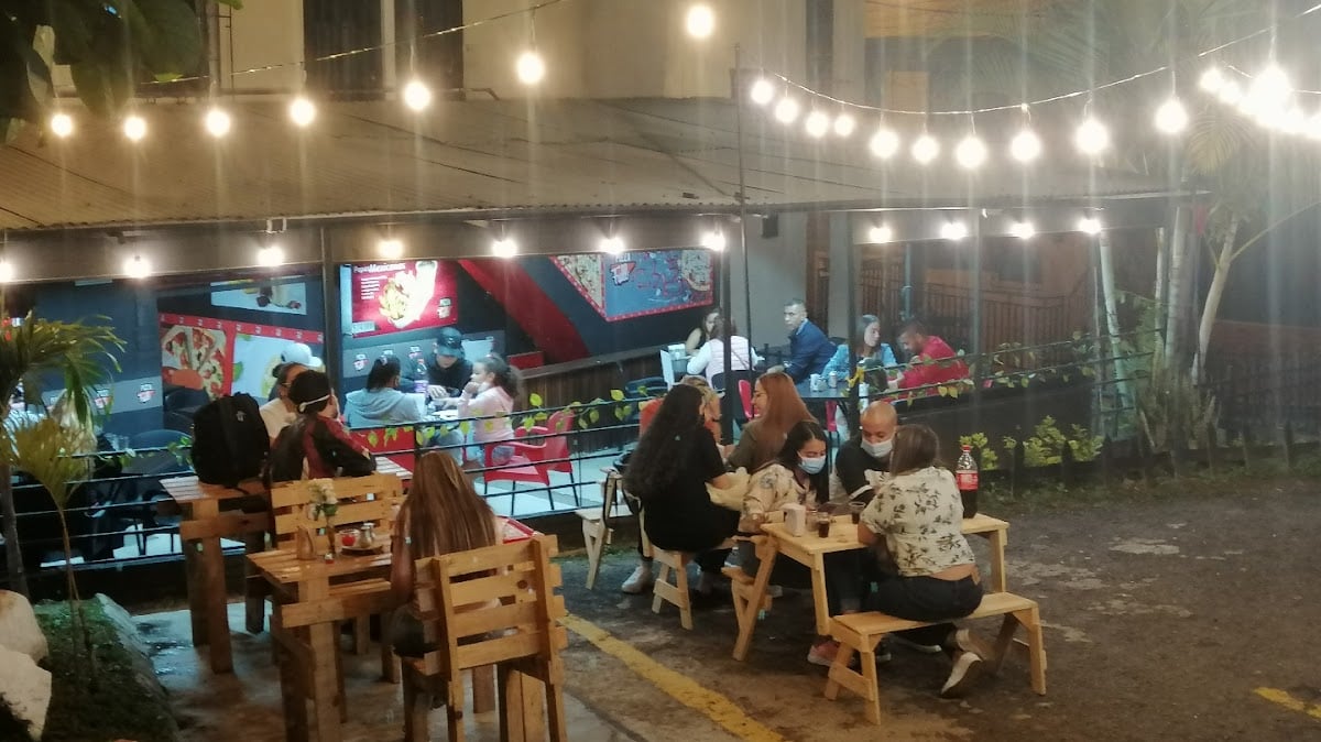 Tremendas Pizzas - Las Brisas