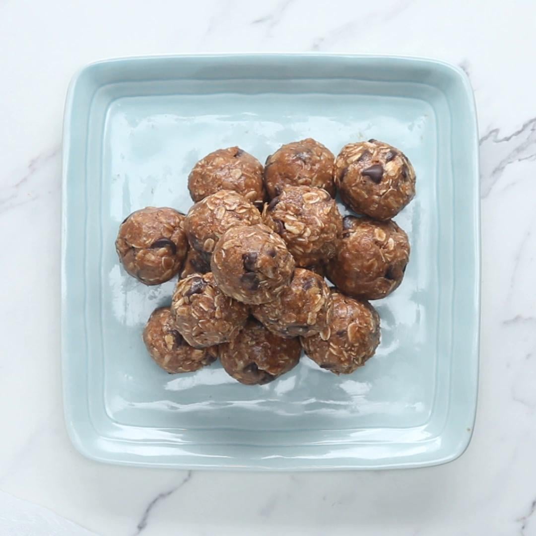 Chocolate Chip Granola Bites Recipe by Tasty - Tasty