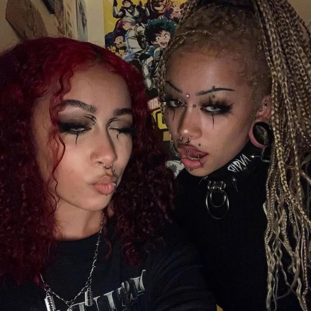SHES 2 GOTH 4 ME - Song · KILLKODY, CHXPO