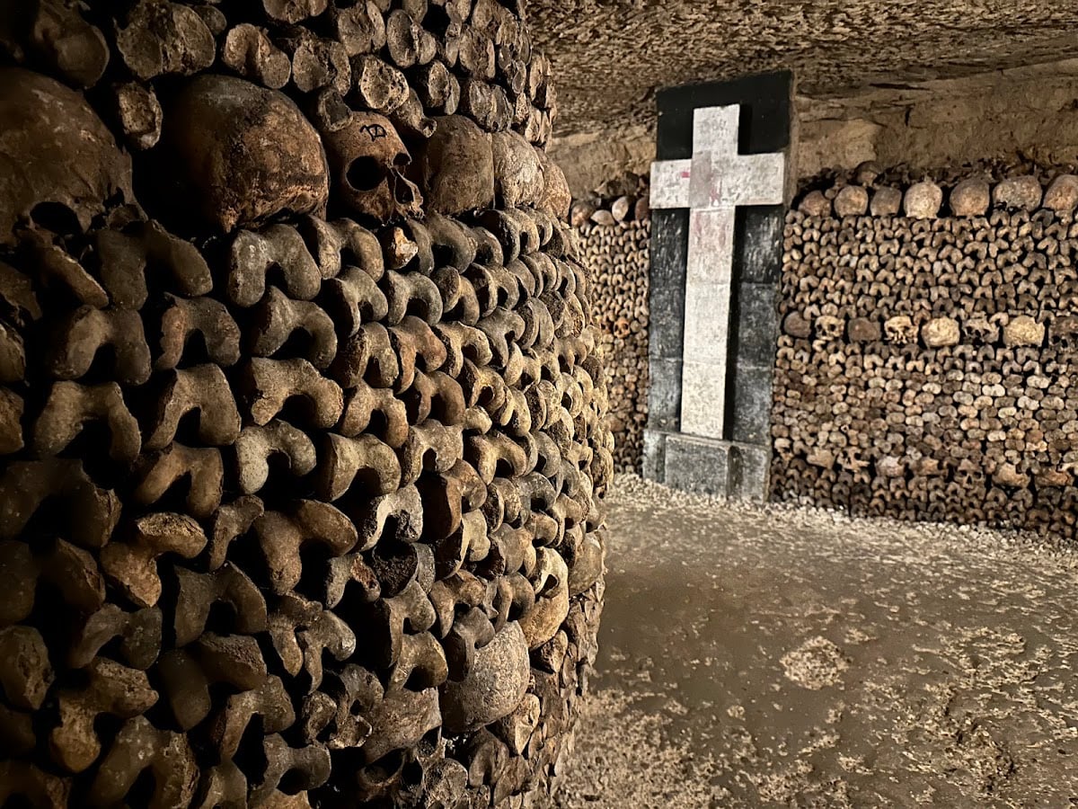 Catacombs of Paris - Historical Place 路 脦le-de-France, Paris