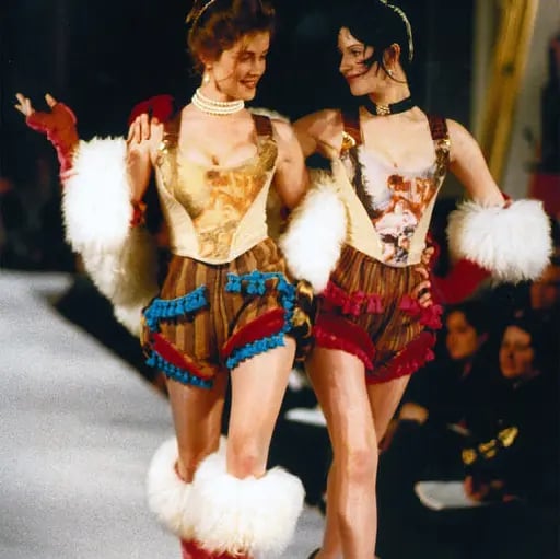 Cursos de corseteria/alta costura - SixFrida