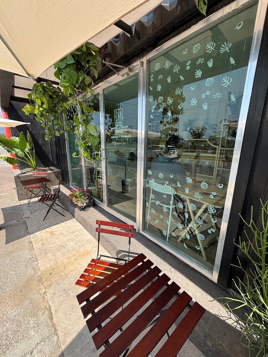 Mareta café y Edén Jardín Hogar