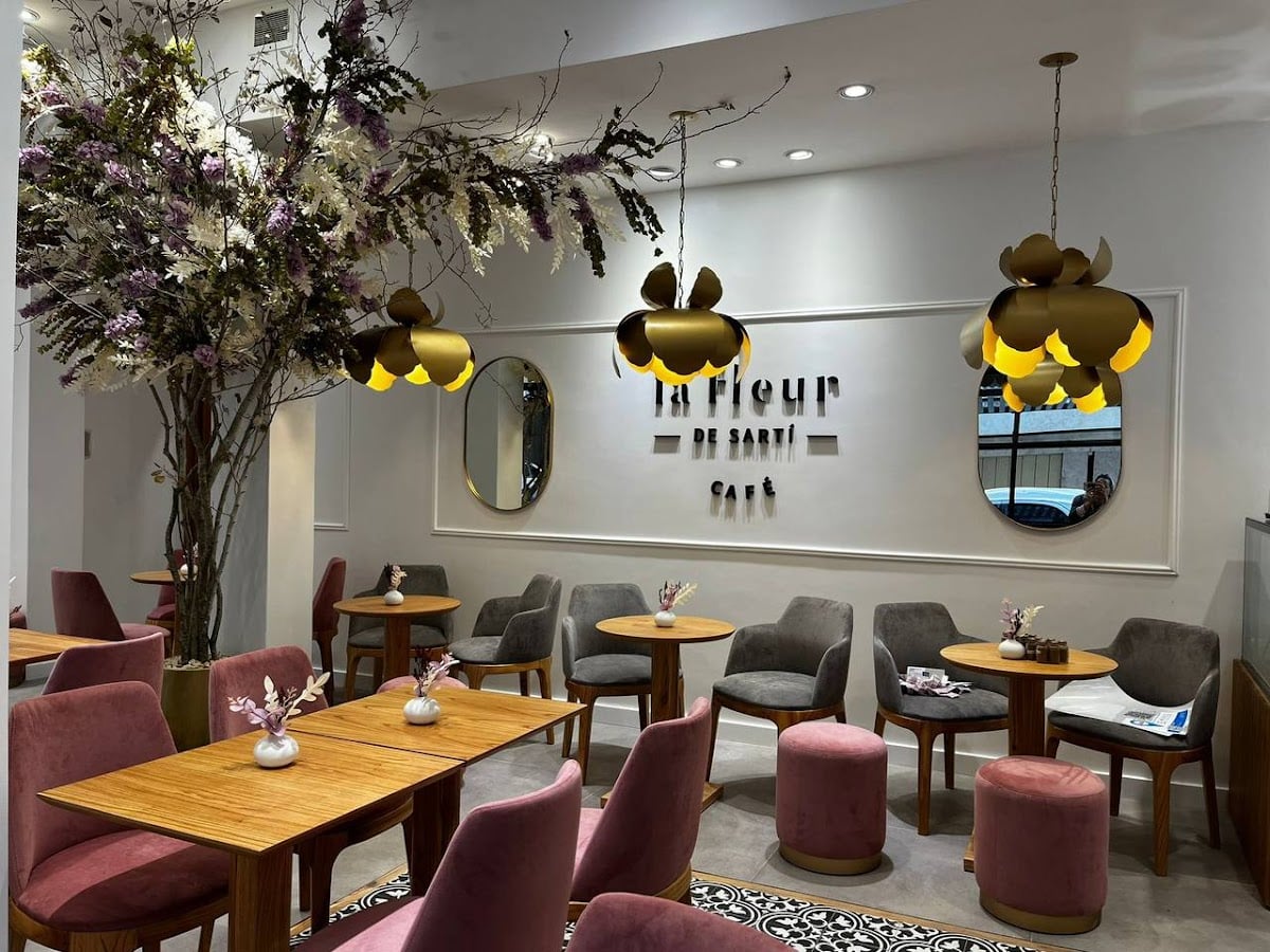 La Fleur de Sart铆 caf茅 Recoleta