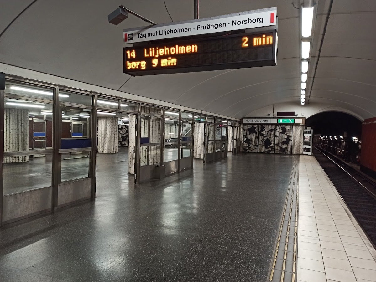 Hornstull t-bana (uppgång Hornsbruksgatan)