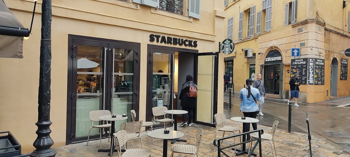 Starbucks - Coffee Shop 路 Provence-Alpes-C么te d'Azur, Aix-en-Provence