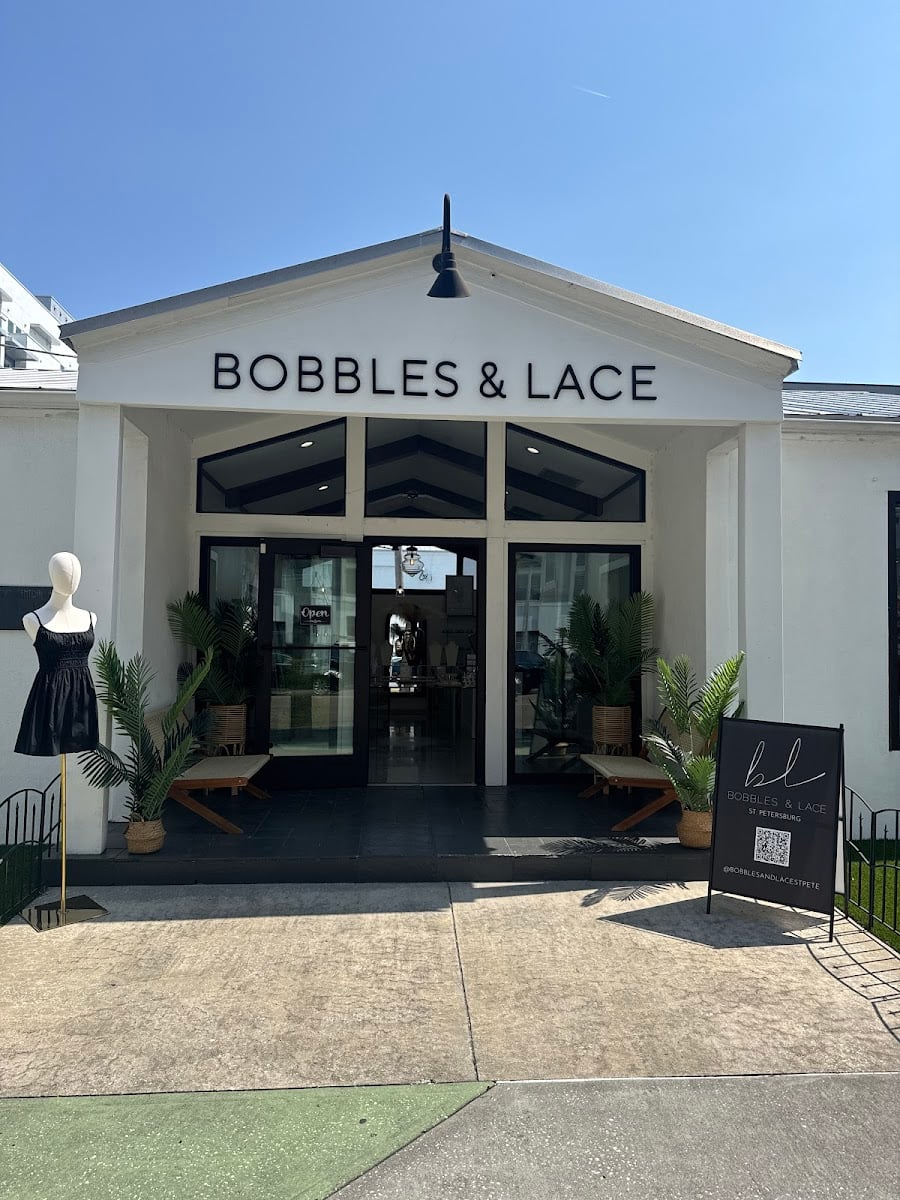 Bobbles & Lace - Affordable women’s boutique