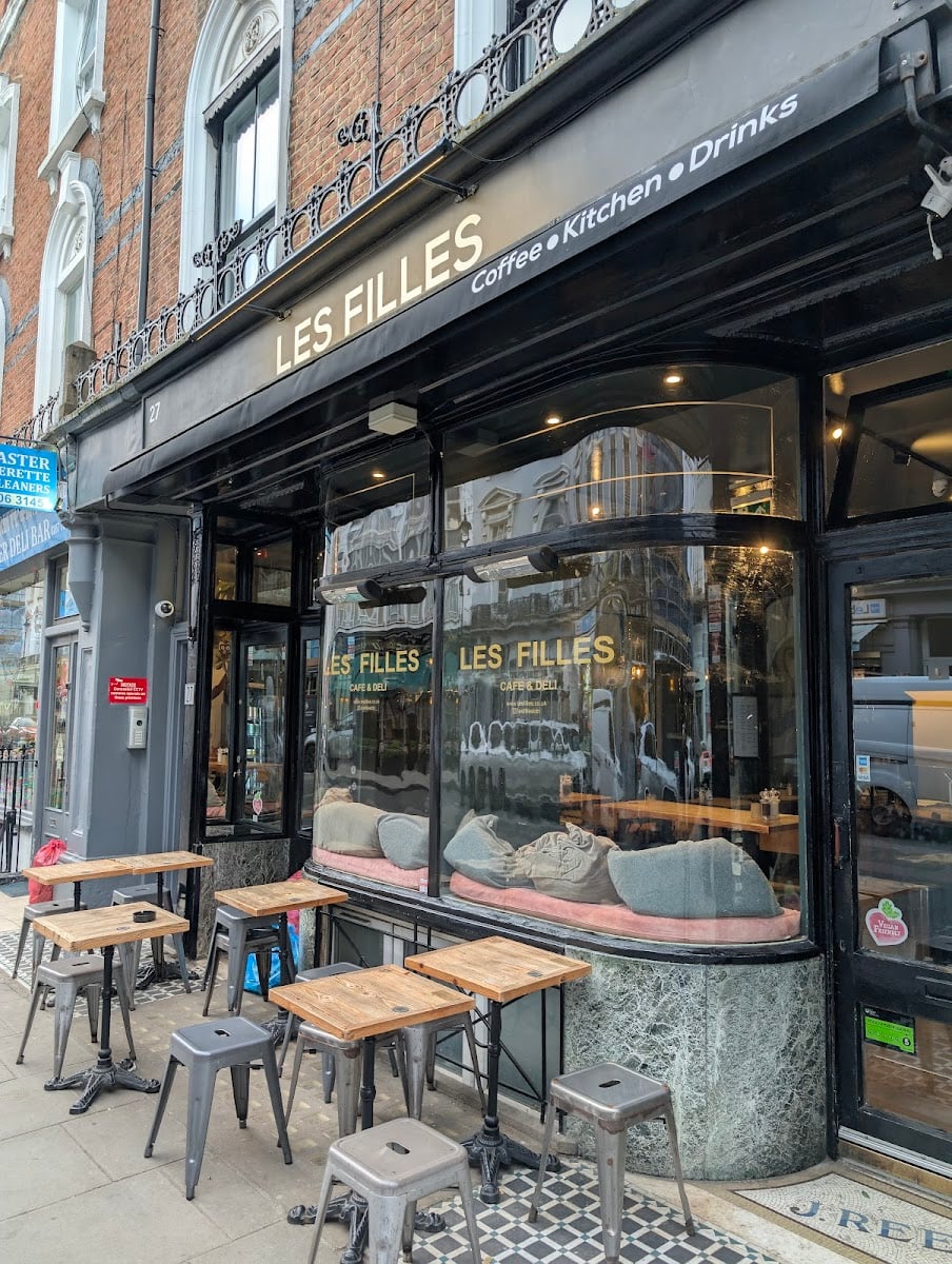 Les Filles Cafe Lancaster Gate