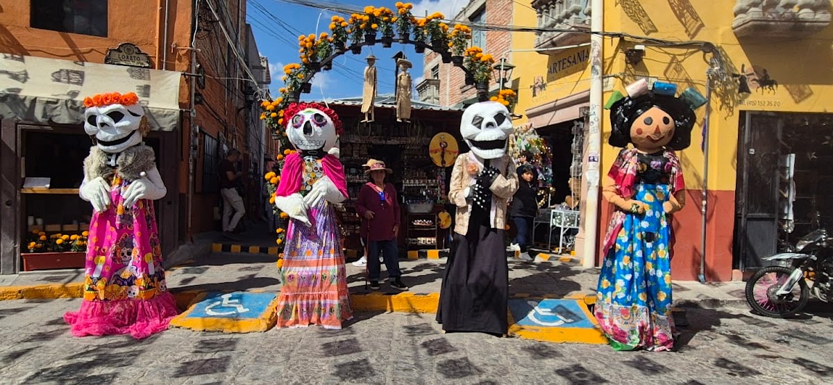 MERCADO DE ARTESANIAS