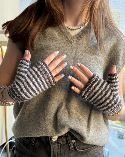 clara fingerless gloves - $5.50