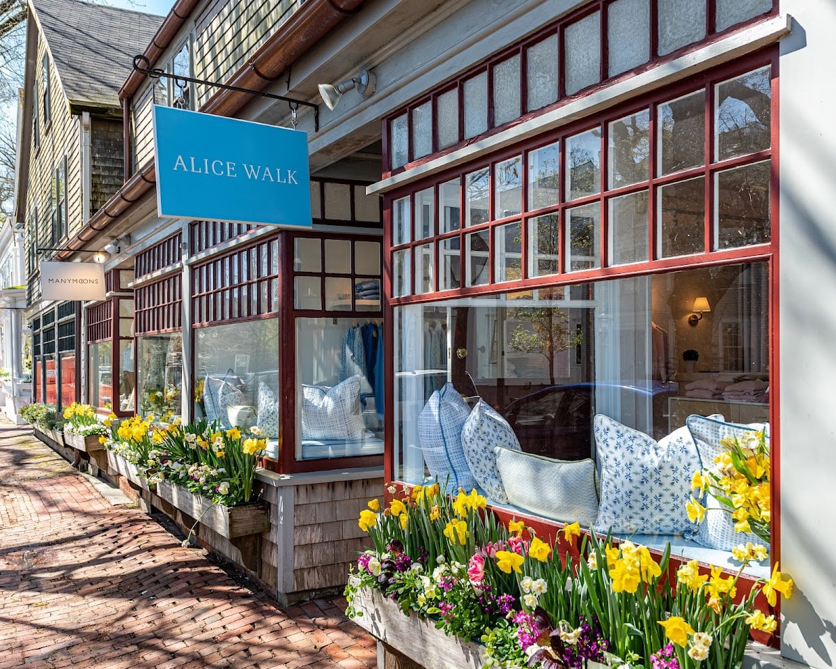 Alice Walk - Shop