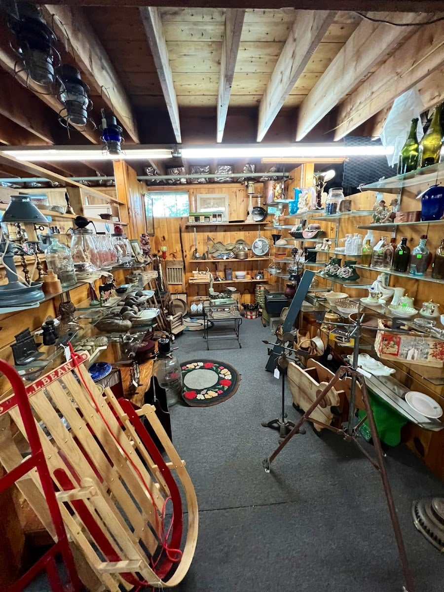 Country Store Antiques - Antique shop