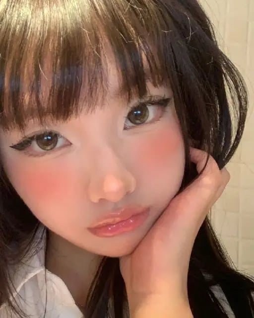 Doll - 🪞