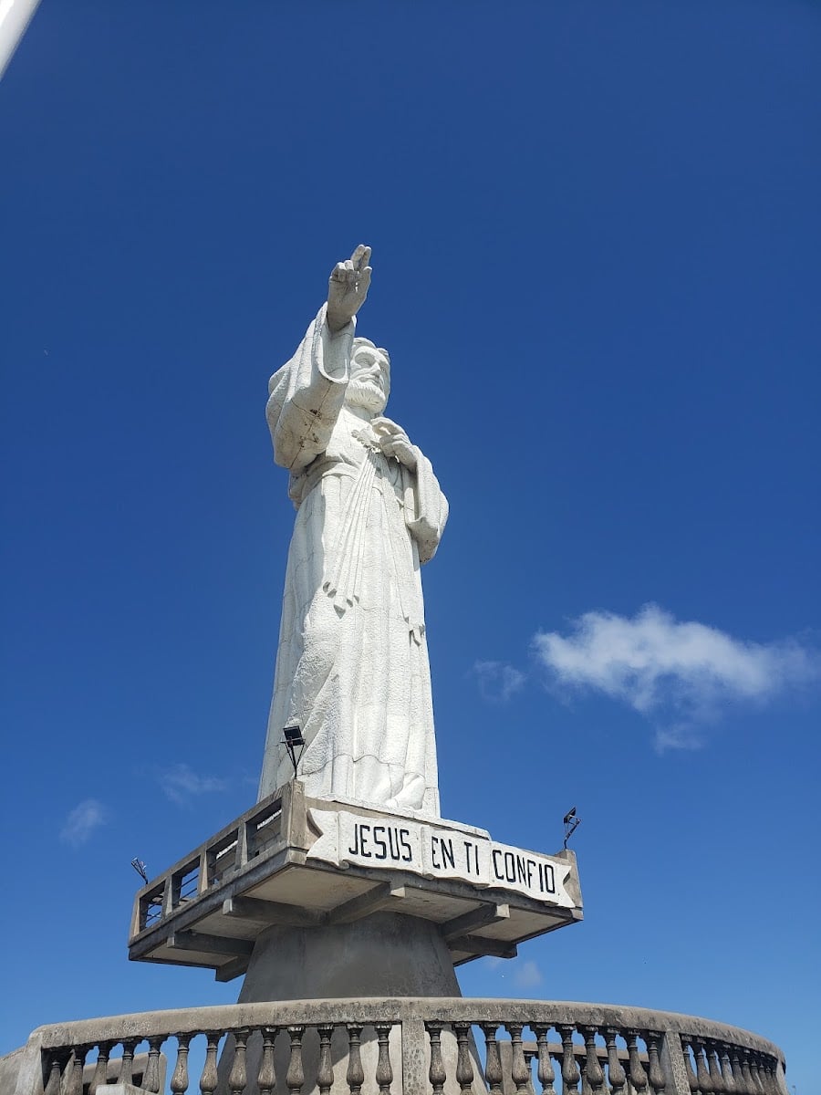 Walk to Cristo de La Misericordia