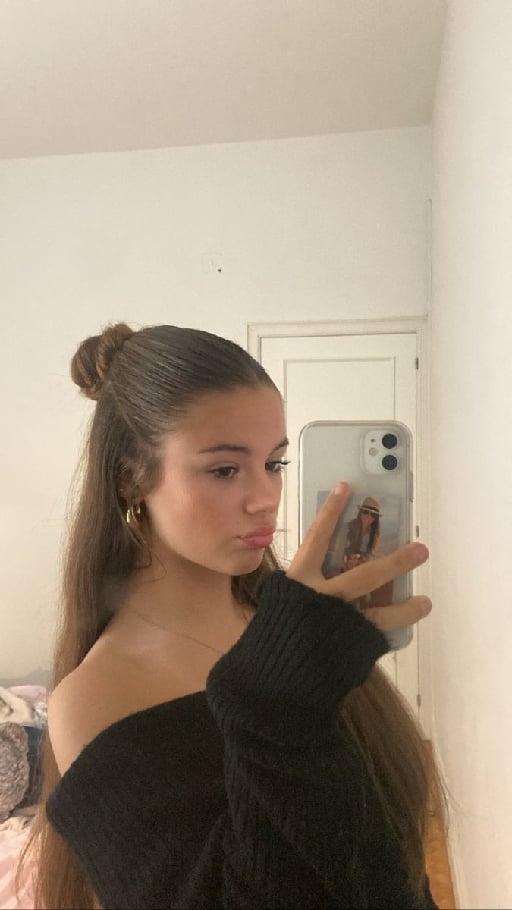 Moño con pelo suelto