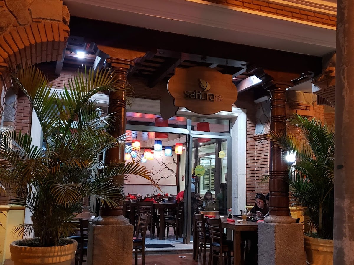 Sakura Japanese Urban Bistro • Prisa