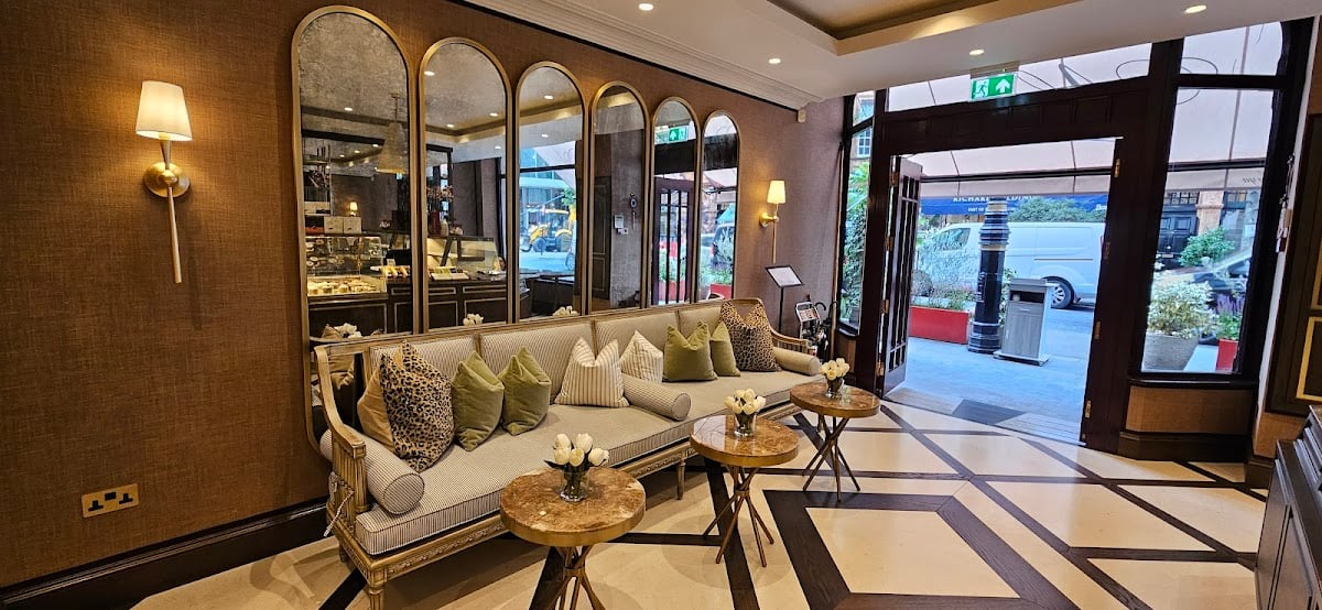 Naya Mayfair