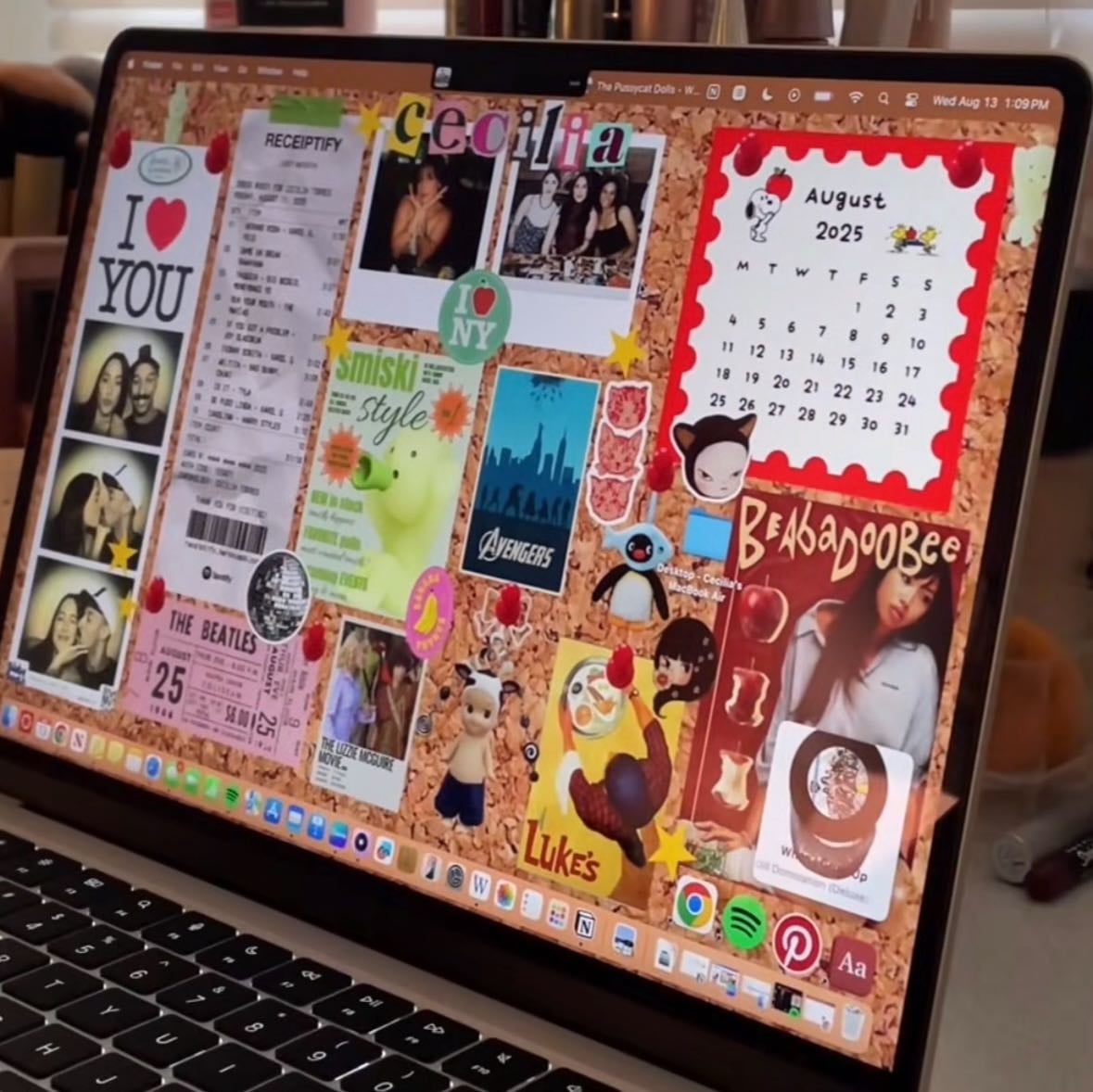 cork board wallpaper