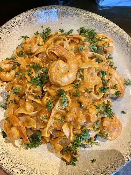 Garlic Nosara-Italian Pastas, cocktails & wine