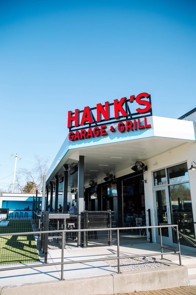 Hank's Garage and Grill