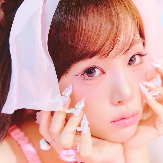 YENA - Artist