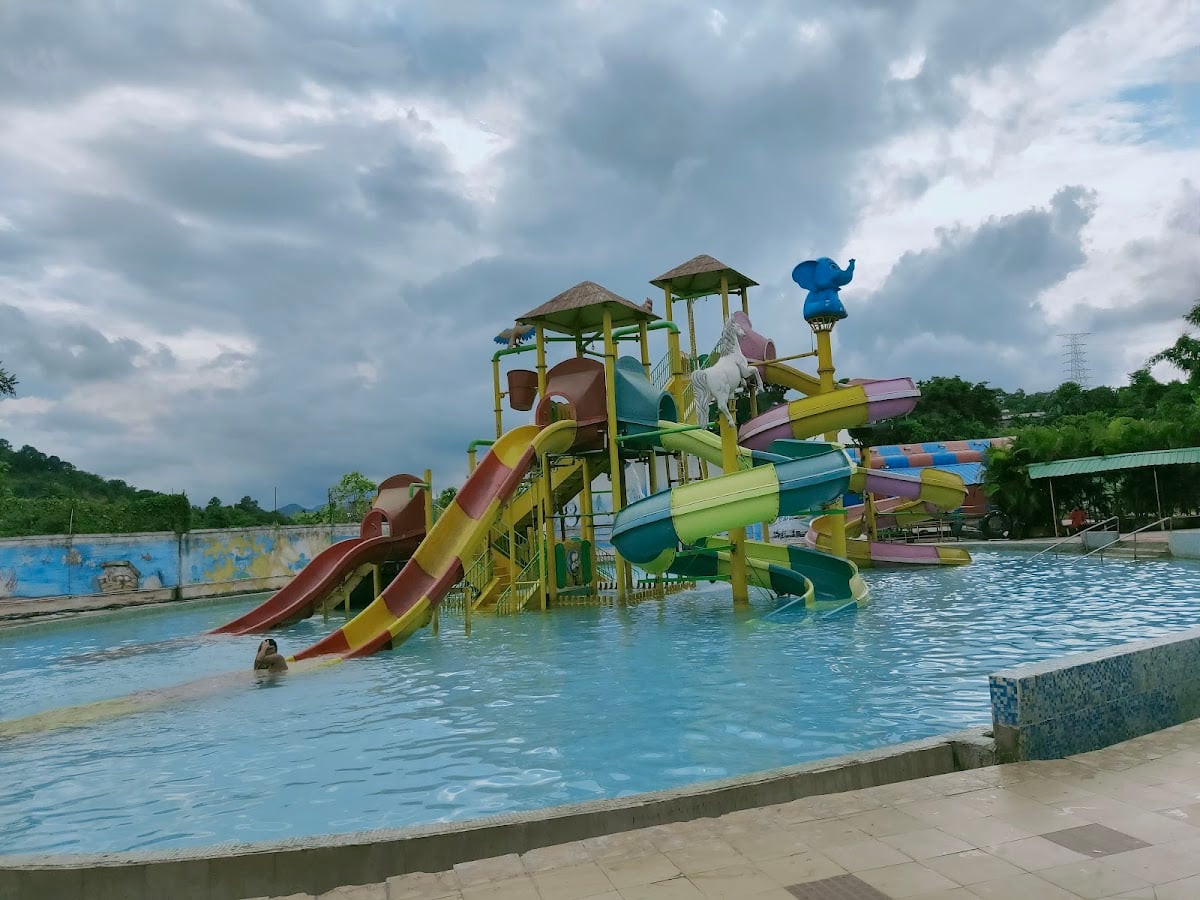Dreamland Amusement Park - Amusement Park · Khanapara, Jansimalu N.C.
