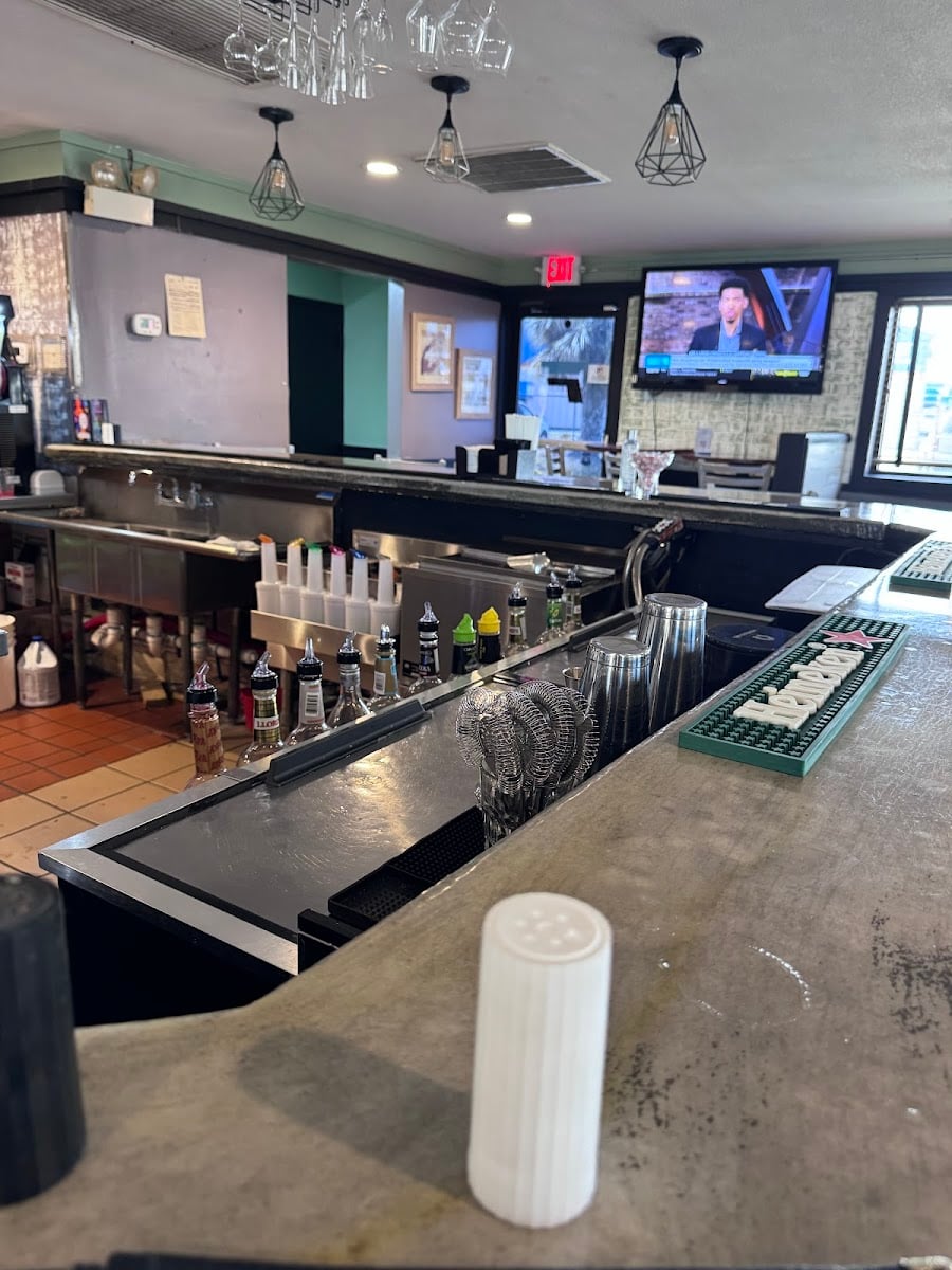 Flavors kitchen and cocktails - American Restaurant · Georgia, Savannah