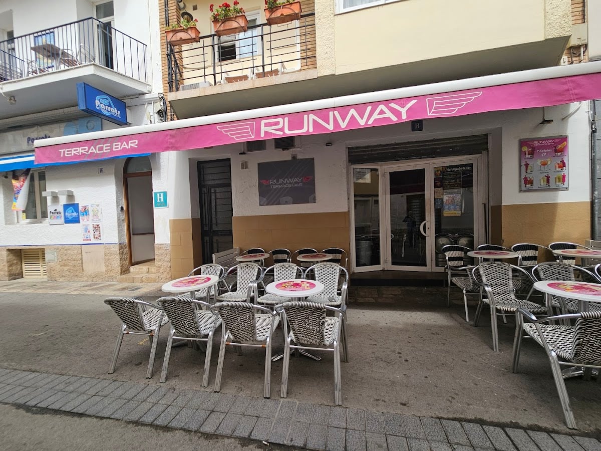 Runway Terrace Bar