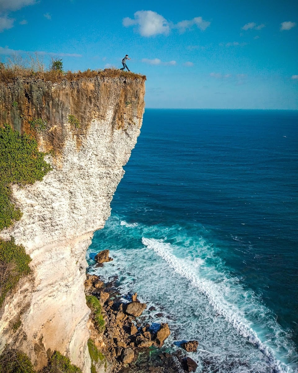 Karang Boma Cliff - Top Sights